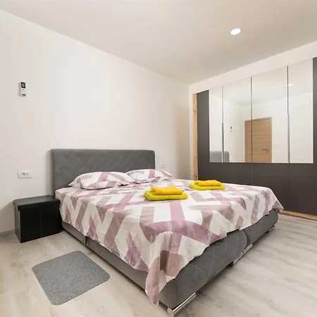 Holiday home House George With Heated Pool