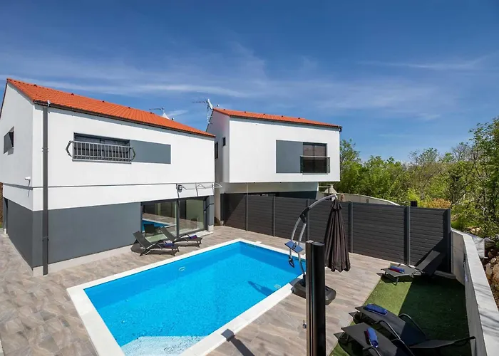 Σπίτι διακοπών House George With Heated Pool Županje