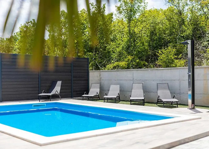 House George With Heated Pool Σπίτι διακοπών Županje