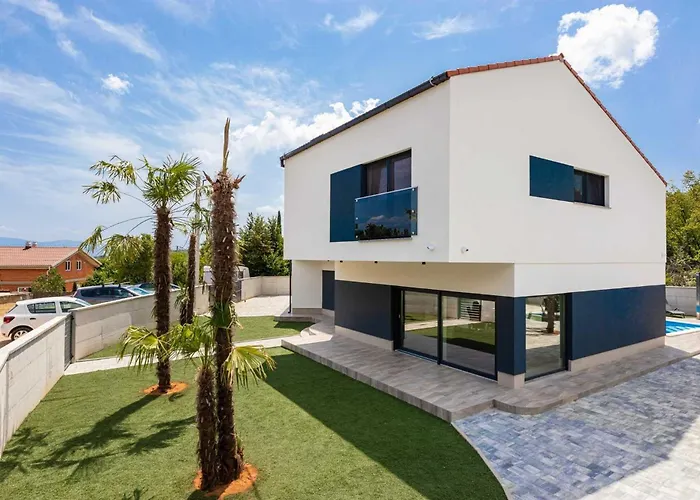 House George With Heated Pool * Županje