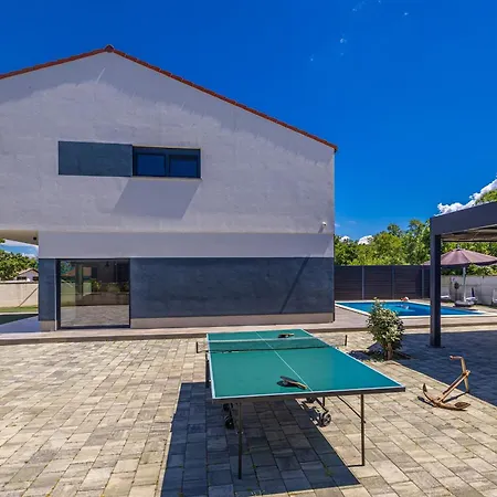 Ferienhaus House George With Heated Pool *